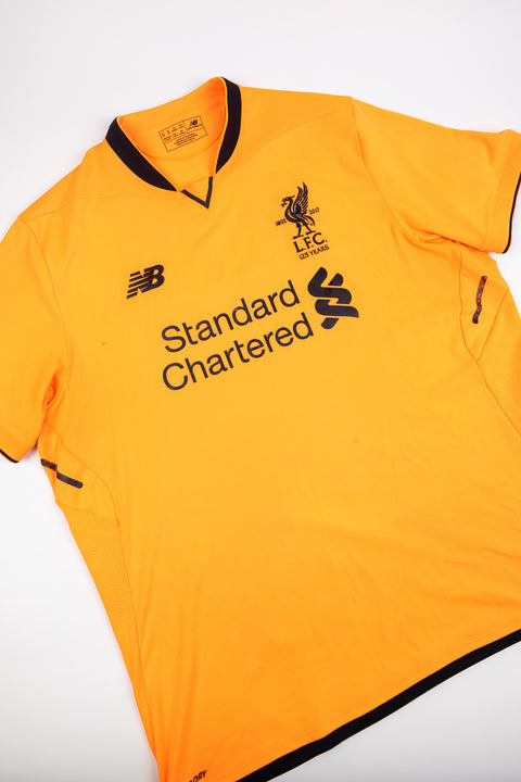 Liverpool 2017-18 Football Shirt made by New Balance size XL