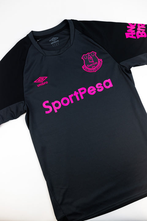 Everton 2018-19 football shirt made by Umbro size Small