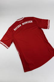 Bayern Munich 2013-14 Football Shirt made by Adidas size Medium