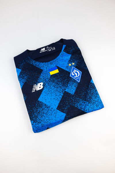 Dynamo Kyiv 2021-22 football shirt made by New Balance size Medium.