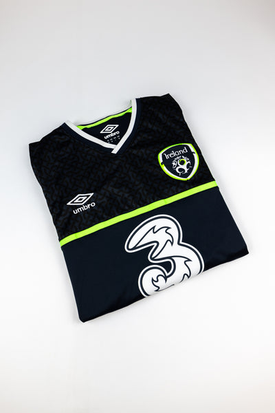 Republic of Ireland 2016 football shirt made by Umbro size Medium.