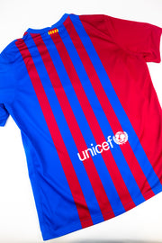 Barcelona CF 2021-22 football shirt made by Nike size XL.